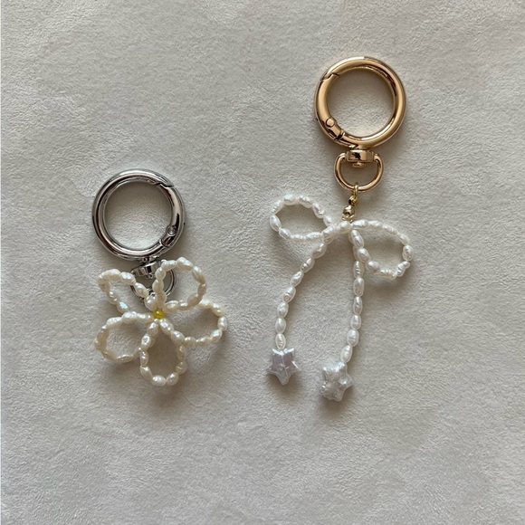 Freshwater Pearl Bow Bag Charm - Picture 5 of 5